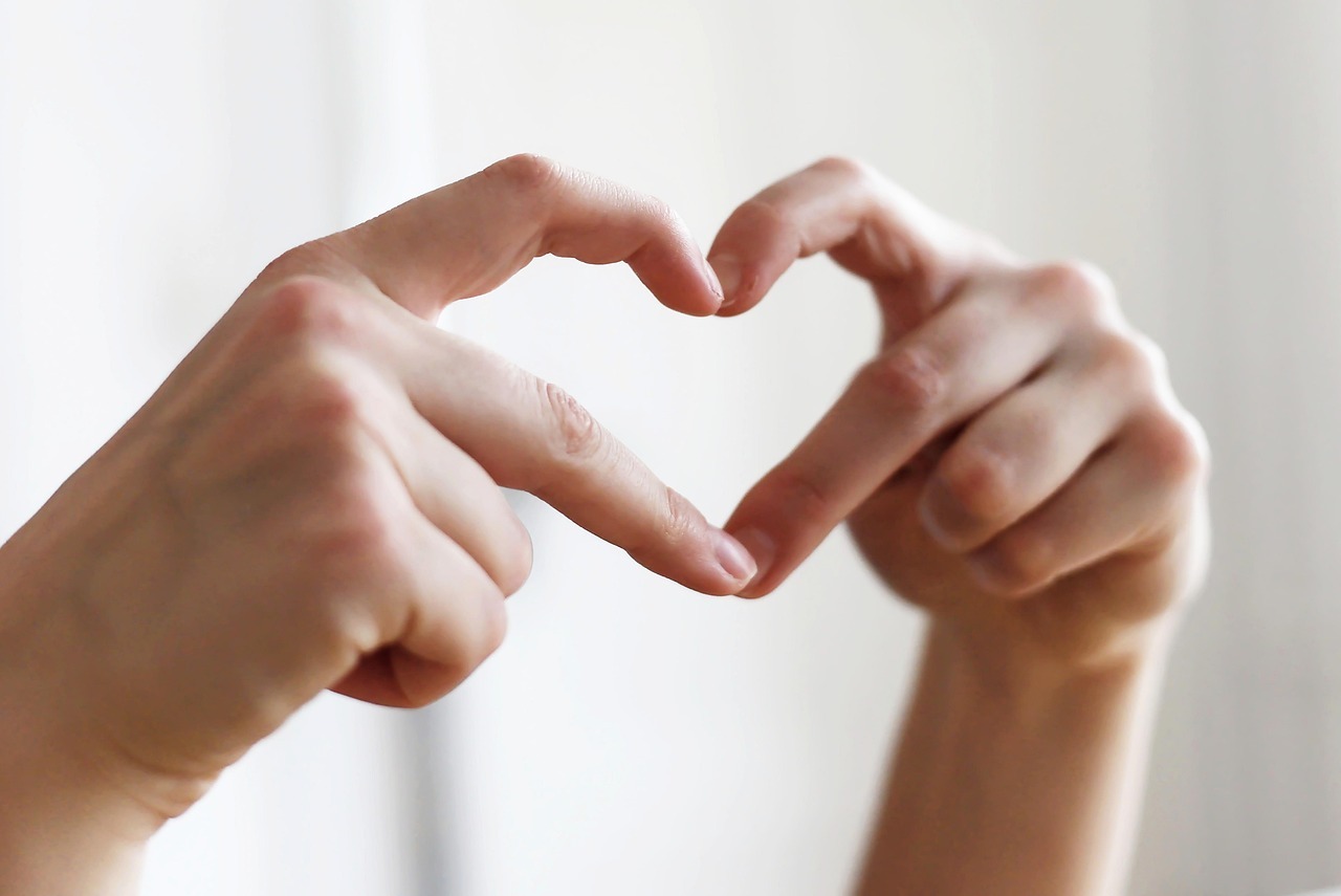 PSZICHOLÓGUS BLOG 8 hands, heart, finger, symbol, love, love, love, love, love, love